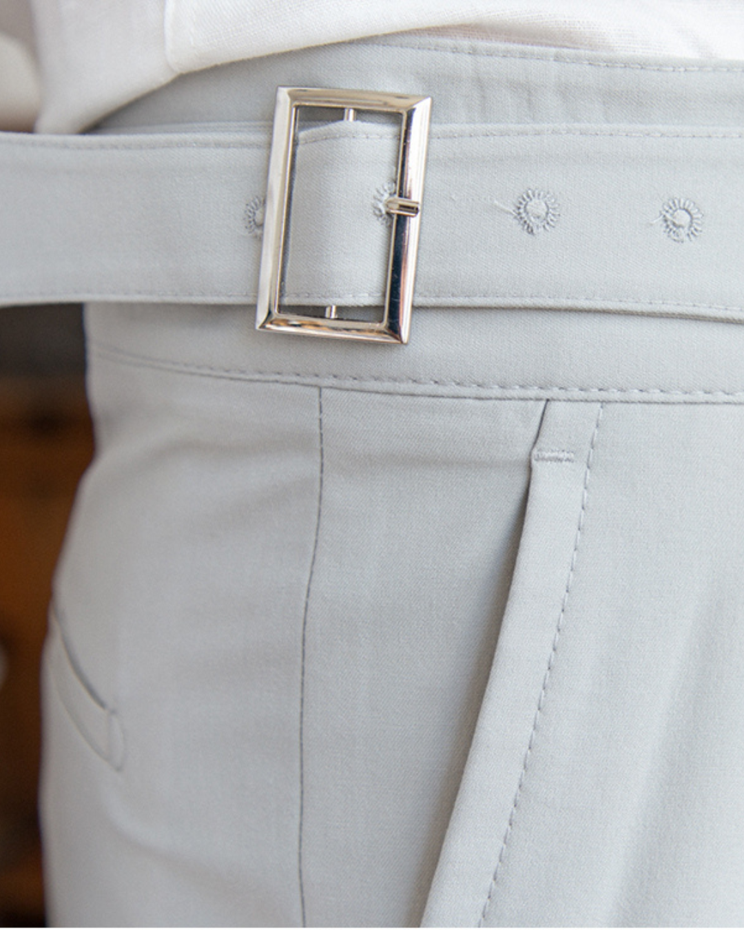 מכנסיים מונצה