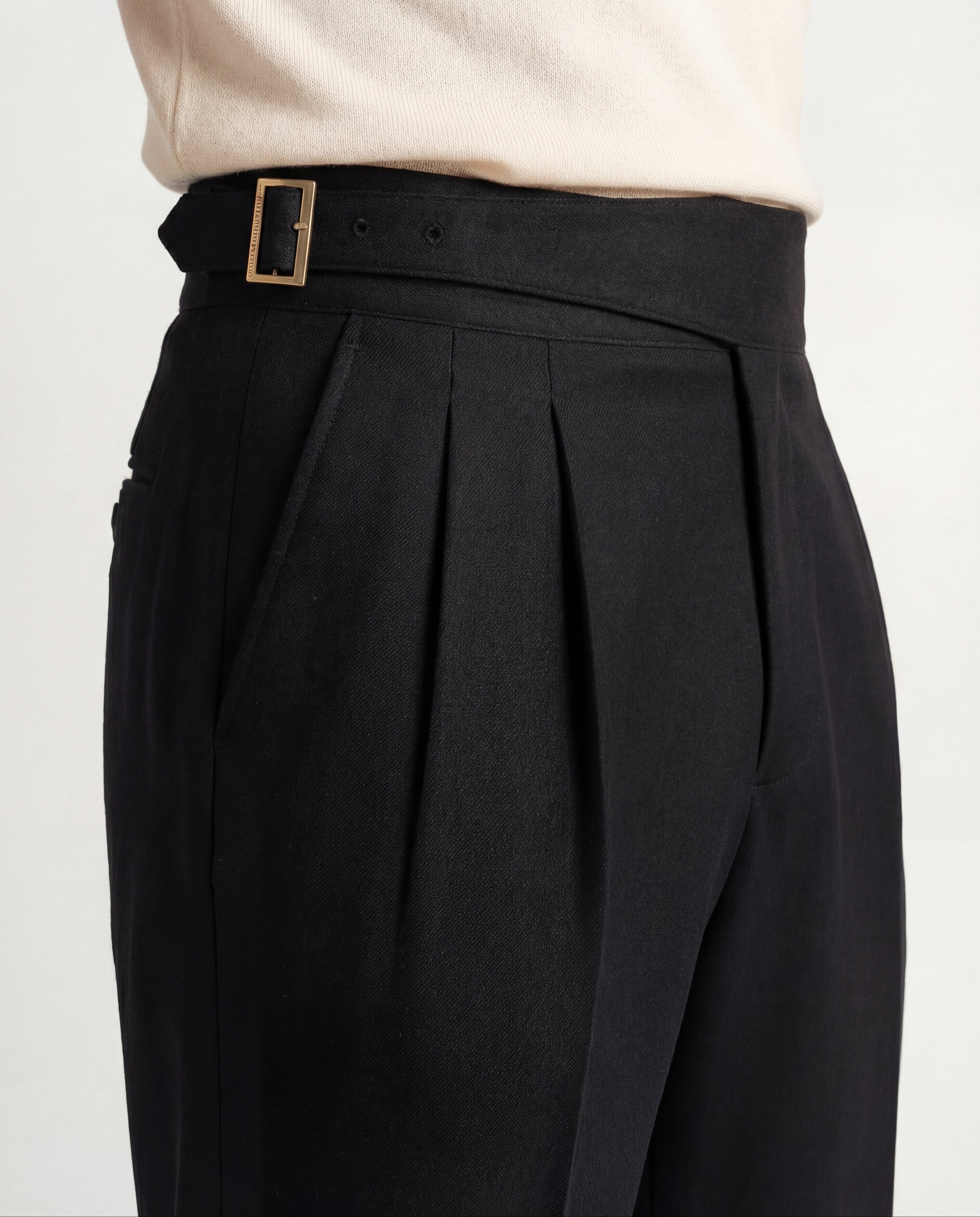 מכנסיים מונצה