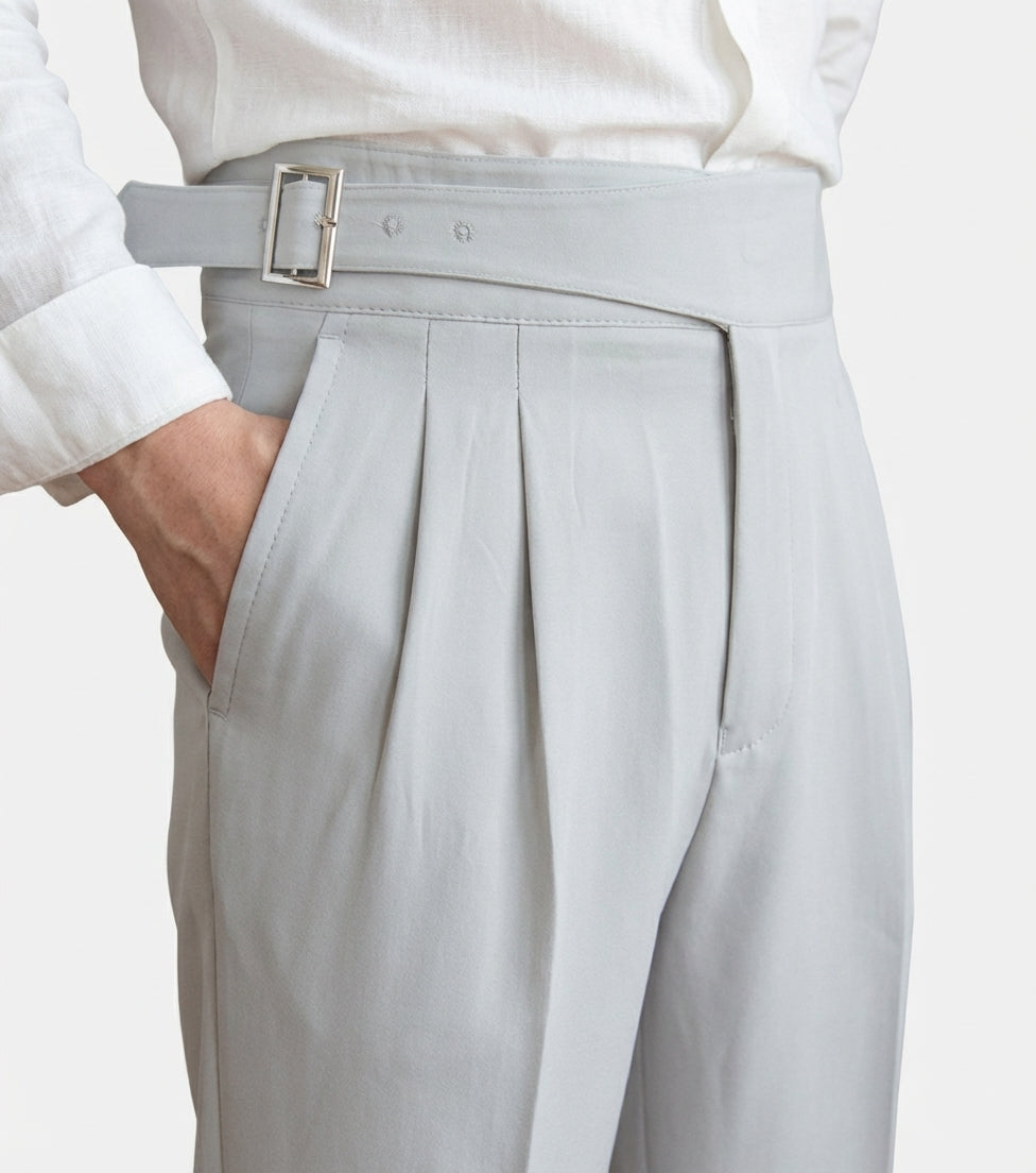 מכנסיים מונצה