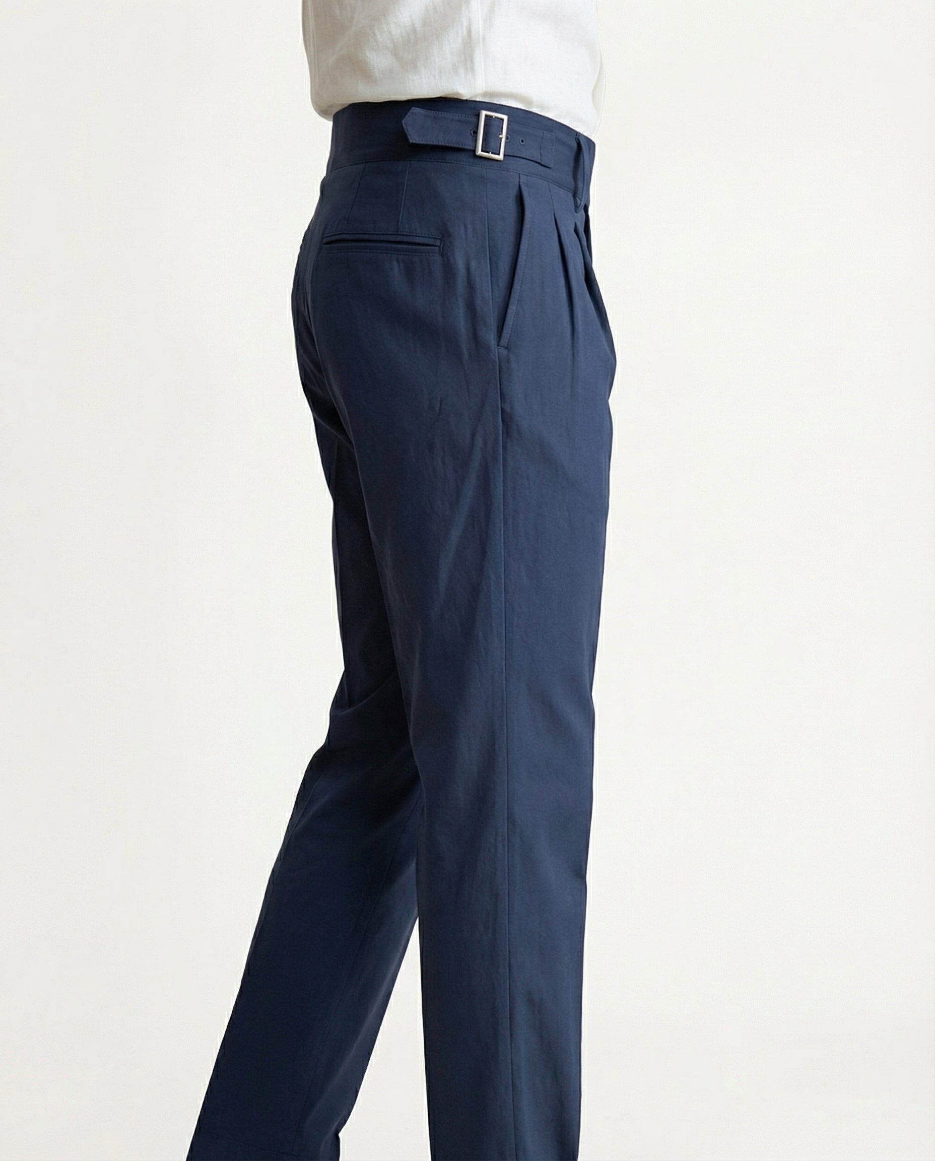 מכנסיים מונצה